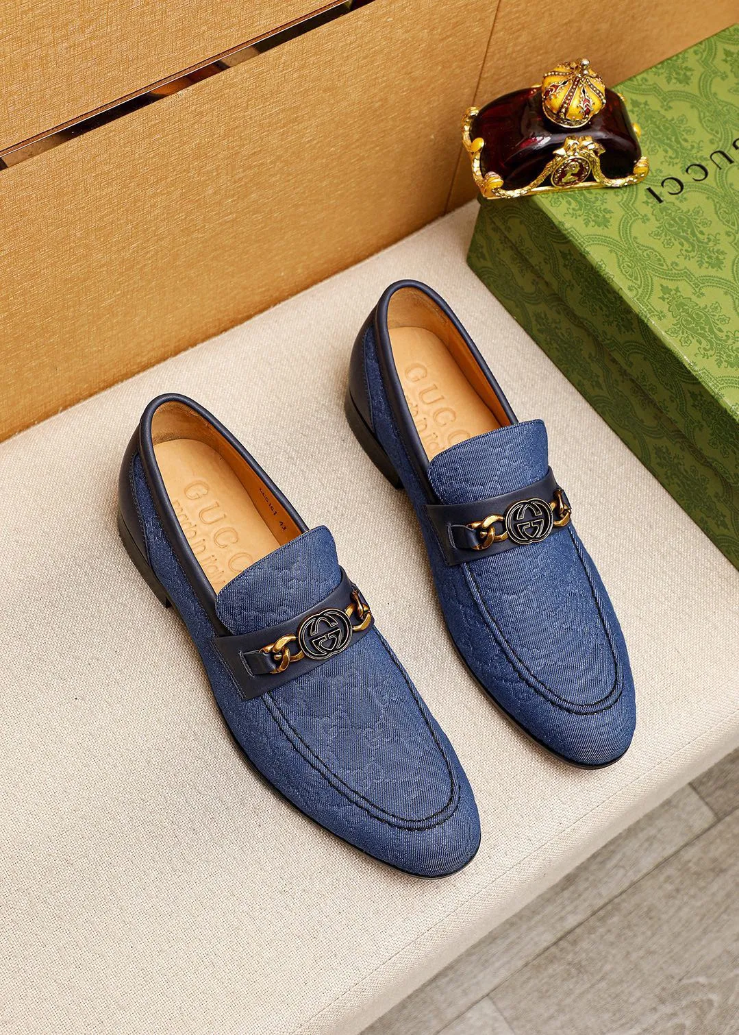 Men's shoes 💰462 💐 Product trademark: GUCCI "Gucci" casual leather shoes Regular size: 38-44 (45.46.47🉑️Customized) Product materials: Selected imported first-layer fabric upper + luxury hardware buckle, imported cowhide leather lining. Strong three-dimensional visual effect, original outsole Color: 3⃣️colors available